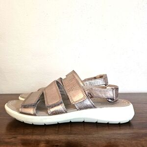 Ecco Women's 'Soft 5' Sandals Adjustable 3-Strap Sz 40 / 9 Warm Grey Metallic